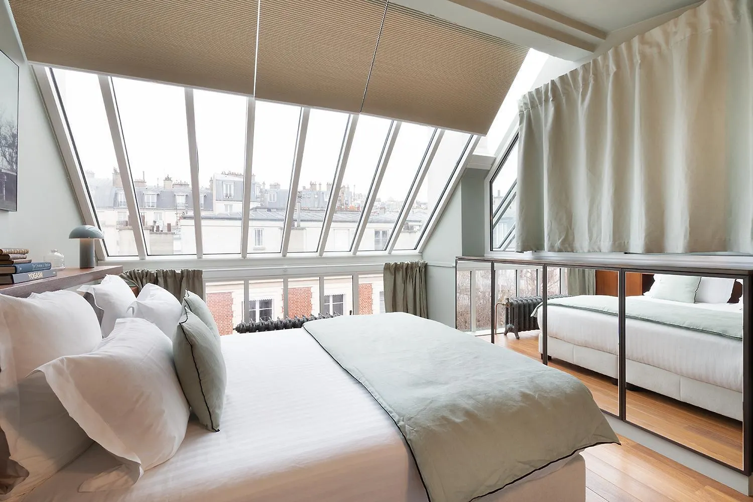Oniri - Apartment In Montmartre - Robert Planquette Paris