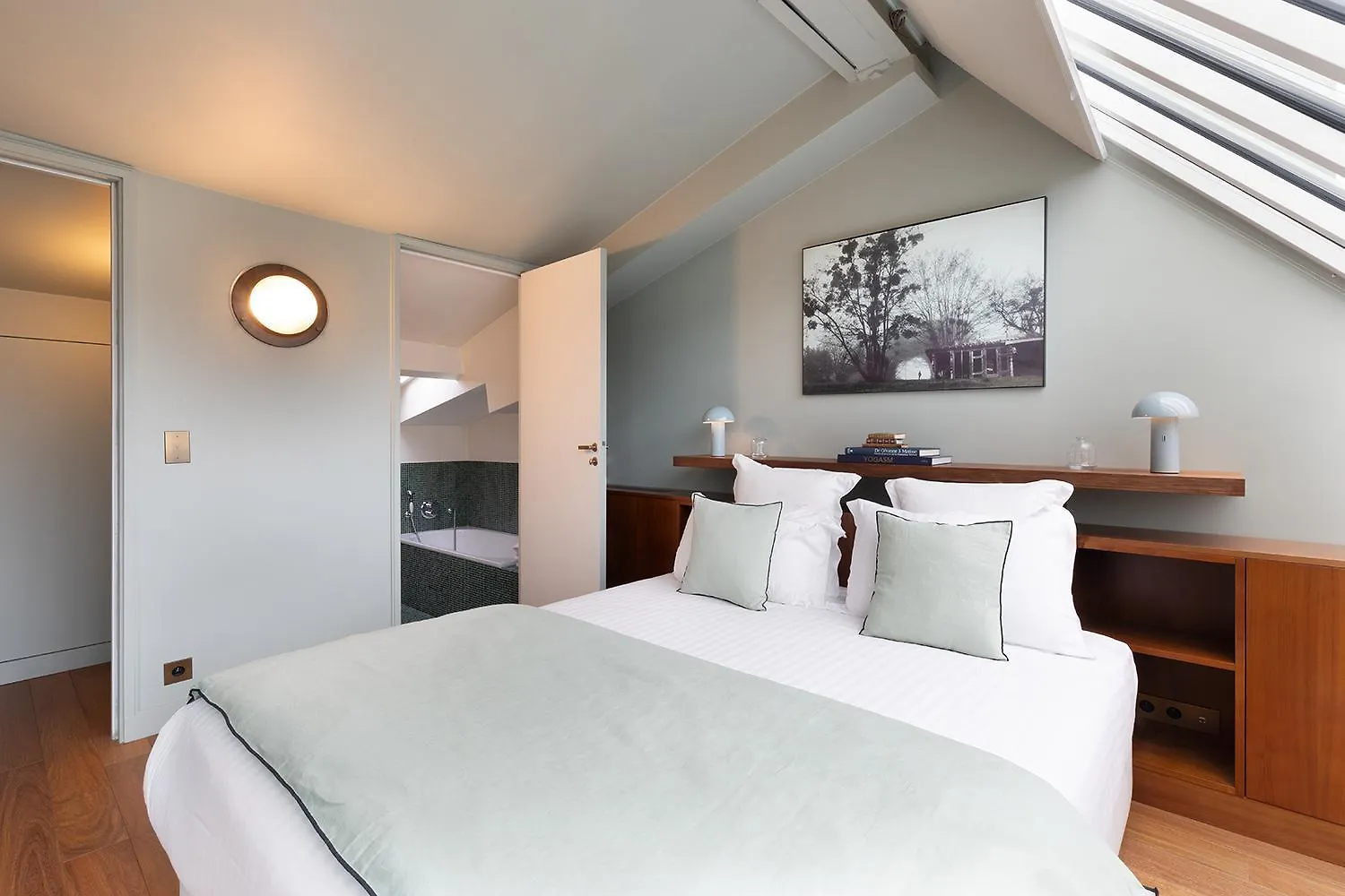 Oniri - Apartment In Montmartre - Robert Planquette Paris France