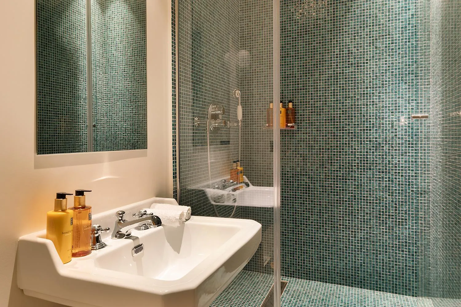 Oniri - Apartment In Montmartre - Robert Planquette Paris France